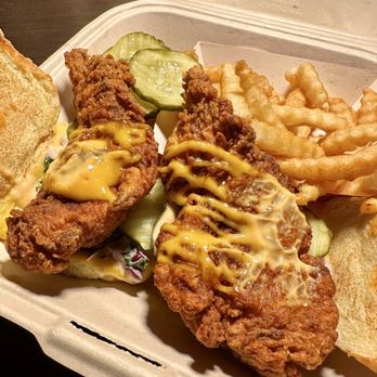 Dave's Hot Chicken - Chicken Shop Near Me - Silver Spring, Maryland