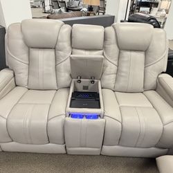 Raymour & Flanigan Furniture and Mattress Clearance Center