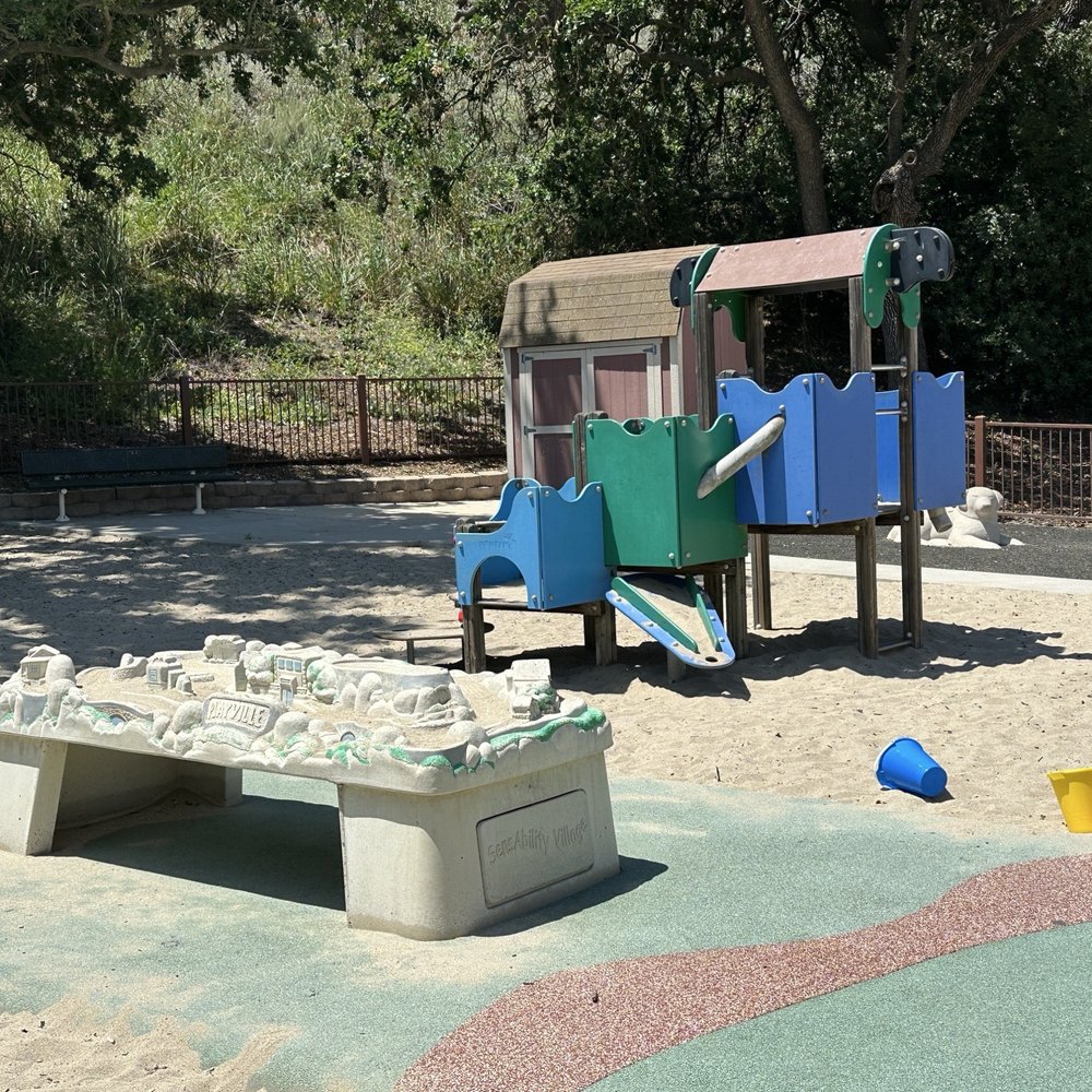 Old Meadows Park - Parks Near Me - Thousand Oaks, California