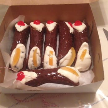 Il Dolce - Chocolate covered cannoli - Bakeries Near Me - Hawthorne, New Jersey