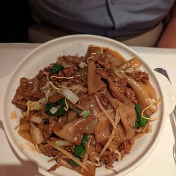 Tang Pavilion - Beef chow fun - Shanghainese Near Me - New York, New York