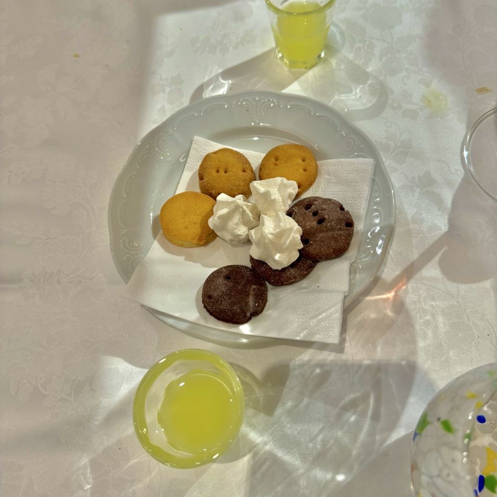 Vecia Cavana - Limoncello & meringues - Venetian Near Me - Venezia, VE Vecia Cavana - Limoncello & meringues - Venetian Near Me - Venezia, VE