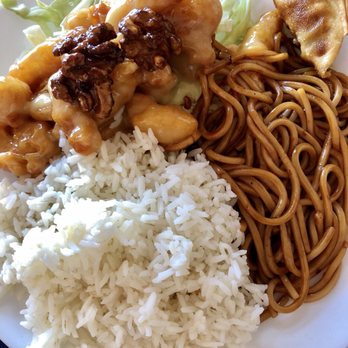 Quick Wok - Honey walnut chicken (Lunch special comes with rice and potsticker, chowmein+$1) - Chinese Near Me - San Diego, California Quick Wok - Honey walnut chicken (Lunch special comes with rice and potsticker, chowmein+$1) - Chinese Near Me - San Diego, California