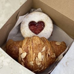 Le Croissant - Almond croissant and linzer cookie filled with jam
