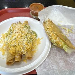 3 Rolled Tacos with Cheese and Guacamole (Chicken) Hard Shell Taco (Shredded Beef)