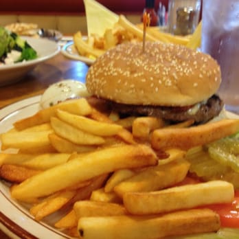 The Town Cafe - BBQ burger - Breakfast & Brunch Near Me - Sun Valley, California The Town Cafe - BBQ burger - Breakfast & Brunch Near Me - Sun Valley, California