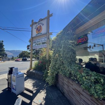 Egg River Cafe - Front - Breakfast & Brunch Near Me - Hood River, Oregon Egg River Cafe - Front - Breakfast & Brunch Near Me - Hood River, Oregon
