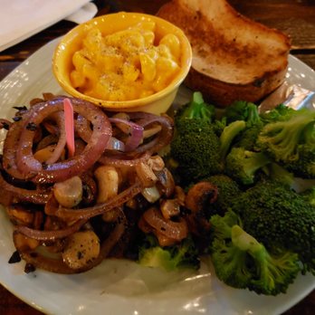 Joshua Tree Saloon - Flatiron w/mushrooms and onions, mac and cheese, and broccoli - Dive Bars Near Me - Joshua Tree, California Joshua Tree Saloon - Flatiron w/mushrooms and onions, mac and cheese, and broccoli - Dive Bars Near Me - Joshua Tree, California