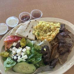 Mediterranean Grill - All the sauces !!