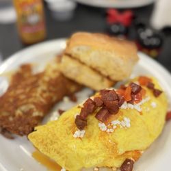 Shakers American Café - Chorizo goat cheese omelette