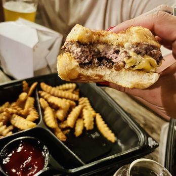 Lia’s Lumpia - Burger sans onion - Filipino Near Me - San Diego, California