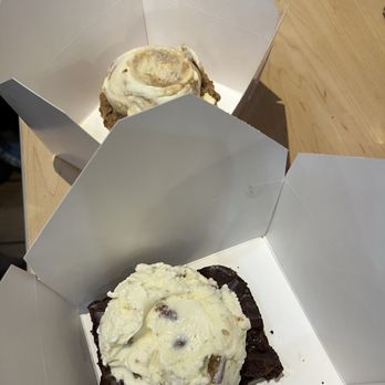 Baxter & Frost - Brownie & apple pie - Bakeries Near Me - Seattle, Washington