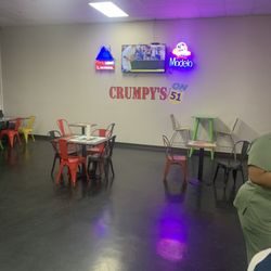 Crumpy's on 51 - Dining area