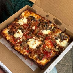 Customized: mushroom, sausage and cheese Customized: mushroom, sausage and cheese