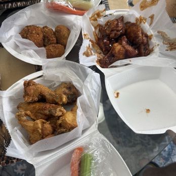 Golden Flame Hot Wings - 6 PC Wings Jalapeno Poppers - American Near Me - Lexington, Kentucky