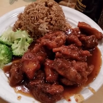 Jade Palace Restaurant - General Tso's chicken - Chinese Near Me - Humble, Texas