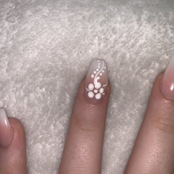Beautiful Nails - Flower design on ring finger. - Nail Salons Near Me - Erie, Pennsylvania