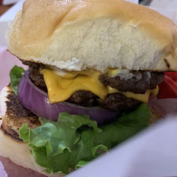 Mark's Outing - Excellent presentation as it arrived. The bread was amazing - Burgers Near Me - San Antonio, Texas