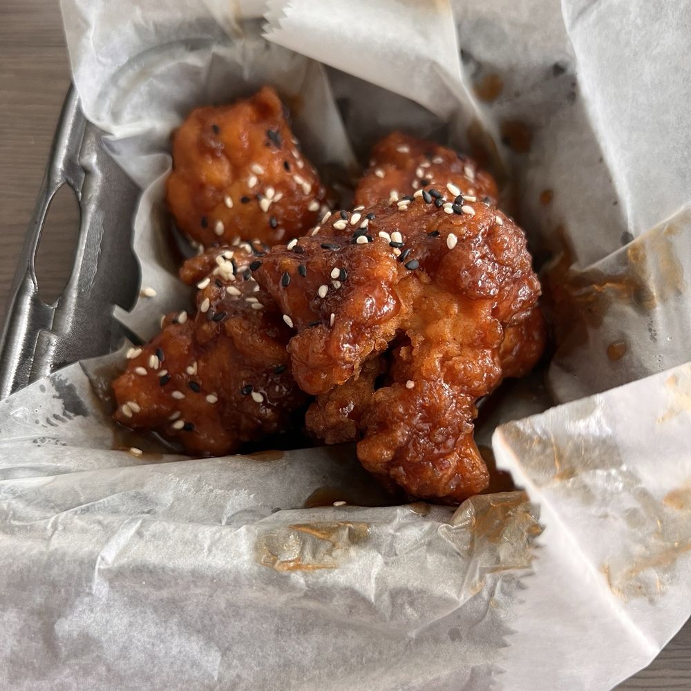 5 Boneless Wings 5 Boneless Wings