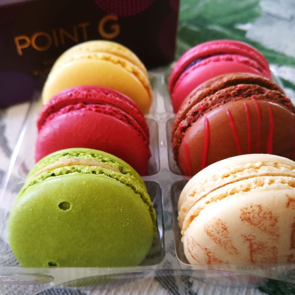 Glukoz - I took home 6 for ~$12. L:R vanilla, red velvet, pistachio, almond cream, Grand Marnier, raspberry - Bakeries Near Me - Delson, Quebec Glukoz - I took home 6 for ~$12. L:R vanilla, red velvet, pistachio, almond cream, Grand Marnier, raspberry - Bakeries Near Me - Delson, Quebec
