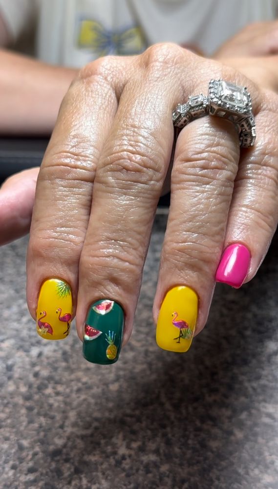 Certified Nails Logo