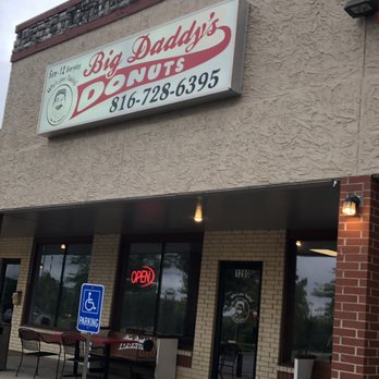 Big Daddy's Donuts - Outside of store - Donuts Near Me - Raymore, Missouri