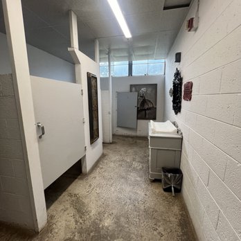 Omaha Brewing Company - Women's bathroom - Breweries Near Me - Omaha, Georgia