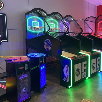Amusement 20/20 - Basketball - Arcades Near Me - Laval, Quebec Amusement 20/20 - Basketball - Arcades Near Me - Laval, Quebec