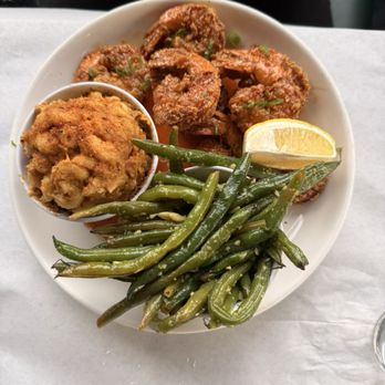 Chef Smelly's - Deep Fried Prawns with Crack and Cheese and Garlic Green Beans - Cajun/Creole Near Me - Oakland, California Chef Smelly's - Deep Fried Prawns with Crack and Cheese and Garlic Green Beans - Cajun/Creole Near Me - Oakland, California