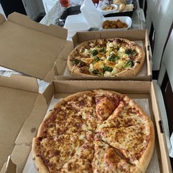 Pizzas mushrooms peppers in oil!