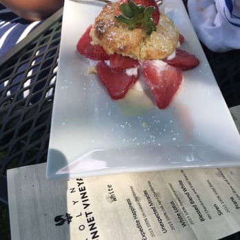 Sakonnet Vineyard - Wineries Near Me - Little Compton, Rhode Island