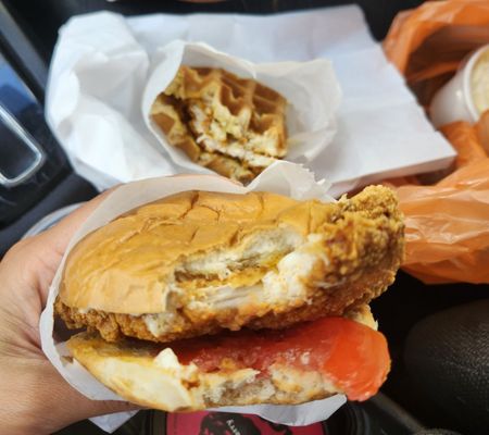 Ali's Chicken & Waffles by null