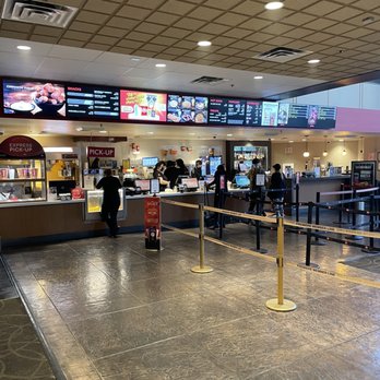AMC Temecula 10 - Cinema Near Me - Temecula, California