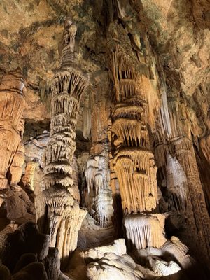 Luray Caverns by null
