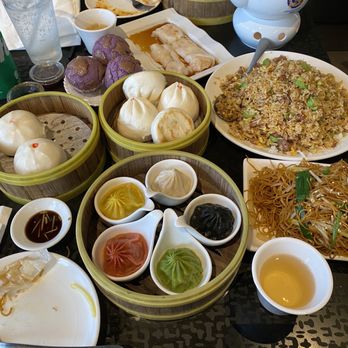 Dragon Beaux - Golden Egg Yolk Lava Bao 5 Guys Xiao Long Bao Chicken Mushroom Sesame Bao Pan-Seared Black Pepper Waygu Beef Bao - Dim Sum Near Me - San Francisco, California
