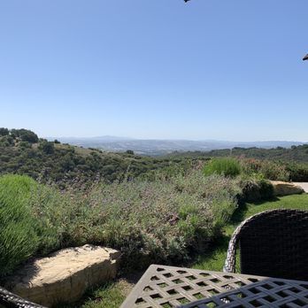 Calcareous Vineyard - Wine Tasting Room Near Me - Paso Robles, California Calcareous Vineyard - Wine Tasting Room Near Me - Paso Robles, California