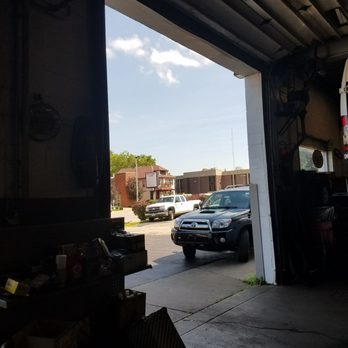 Advance Automotive Service - Auto Repair Near Me - Milwaukee, Wisconsin Advance Automotive Service - Auto Repair Near Me - Milwaukee, Wisconsin