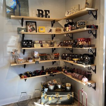 BE Chocolat - Ready made chocolate creations on display and for purchase - Chocolatiers & Shops Near Me - Fairfield, Connecticut