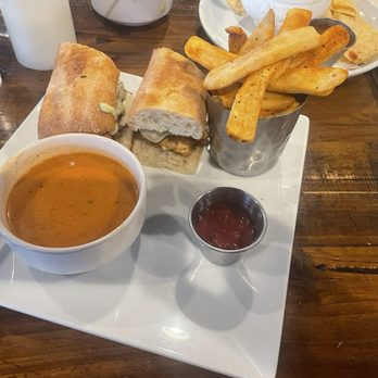 CraftWay Kitchen Frisco - Chicken parm sandwich - New American Near Me - Frisco, Texas