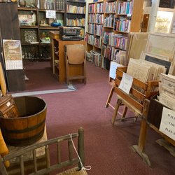 Lauren's Antique & Art Center