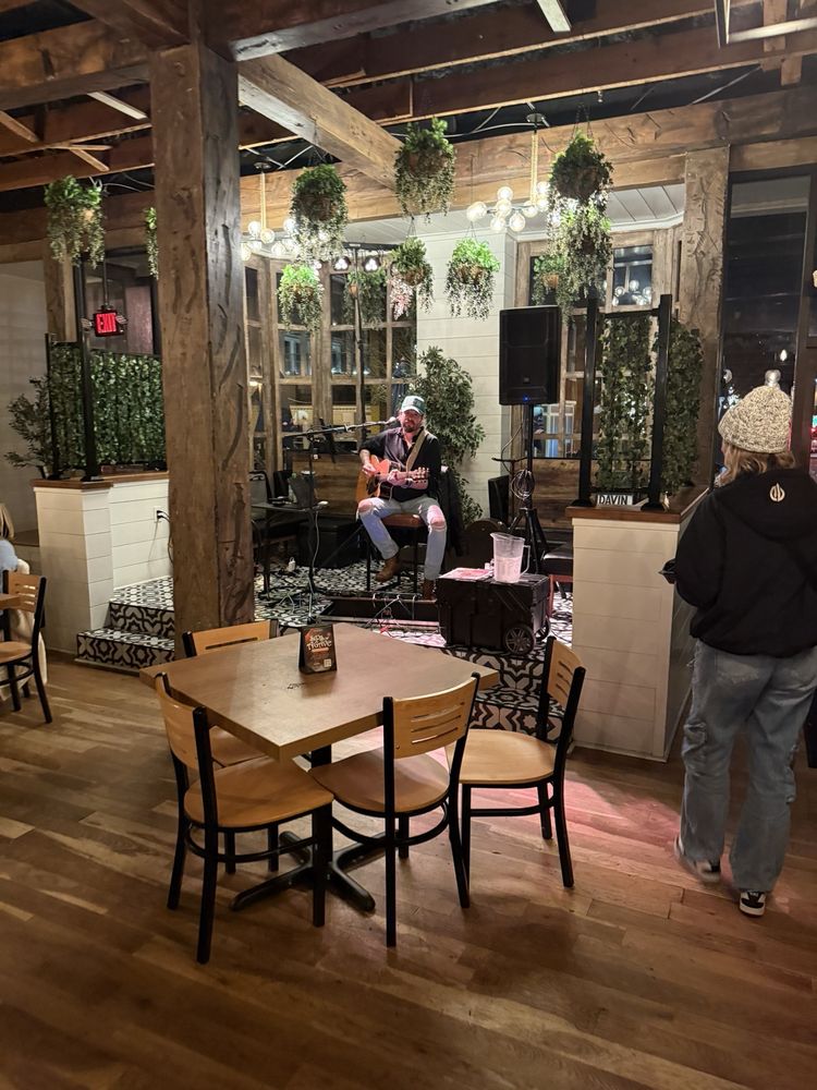 La Cantina On Main