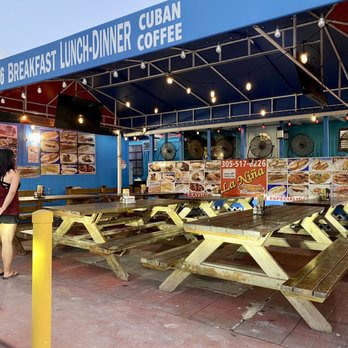 La Niña Restaurant - 11.24.22 covered outdoor seating - Cuban Near Me - Marathon, Florida