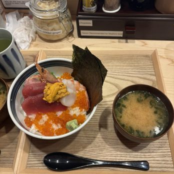Totoya - Sushi Bars Near Me - Honolulu, Hawaii