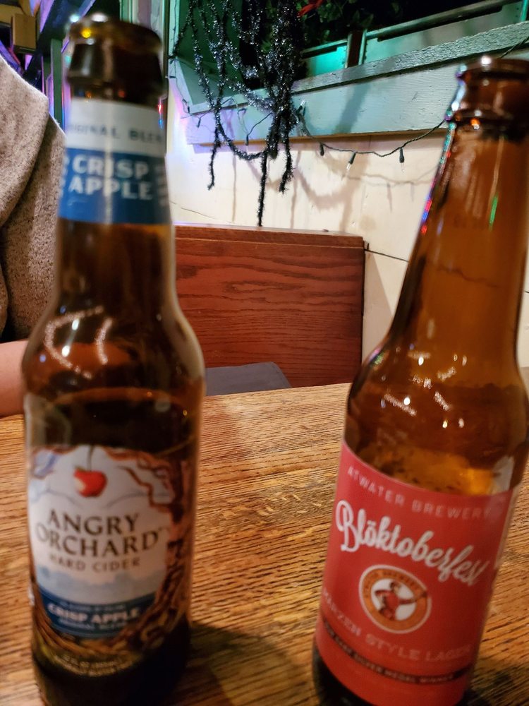 NEW PLACE LOUNGE 10 Photos & 19 Reviews 22723 Michigan Ave