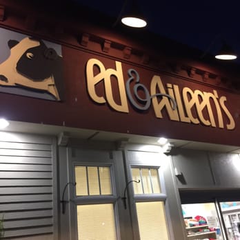 Edaleen Dairy - the front of the store - Ice Cream & Frozen Yogurt Near Me - Sumas, Washington