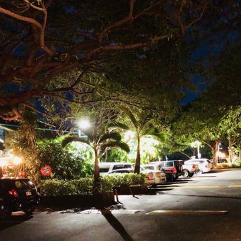 Three's Bar & Grill - Asian Fusion Near Me - Kihei, Hawaii