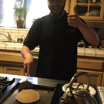Strawberry Valley Inn - Tanner made awesome berry pancakes! - Hotels Near Me - Mount Shasta, California Strawberry Valley Inn - Tanner made awesome berry pancakes! - Hotels Near Me - Mount Shasta, California