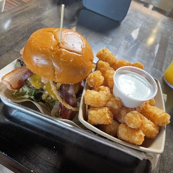 Burger Bench - Smokehouse Burger & Tater Totts - American Near Me - Escondido, California