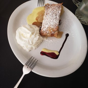 Restaurant Edelweiss - Apple strudel with vanilla sauce - German Near Me - Bradenton, Florida Restaurant Edelweiss - Apple strudel with vanilla sauce - German Near Me - Bradenton, Florida