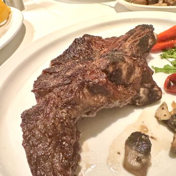 Arroyo Chop House - Split steak look at all that delicious crust umami - Steakhouses Near Me - Pasadena, California